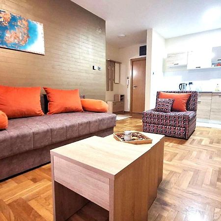 Apartment Vas Raj Novi Sad Buitenkant foto