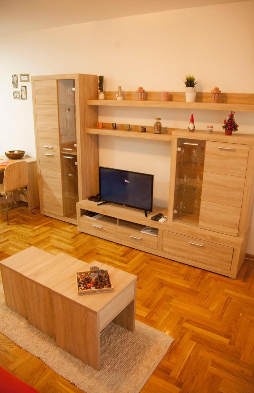 Apartment Vas Raj Novi Sad Buitenkant foto