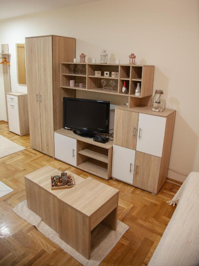 Apartment Vas Raj Novi Sad Buitenkant foto