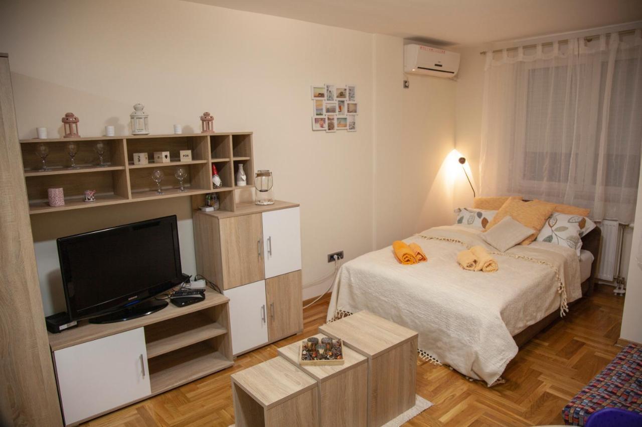 Apartment Vas Raj Novi Sad Buitenkant foto